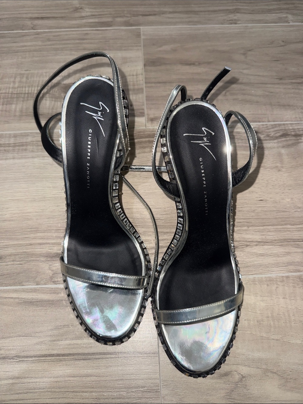 Giuseppe ZanottiBellatriks leather sandals
